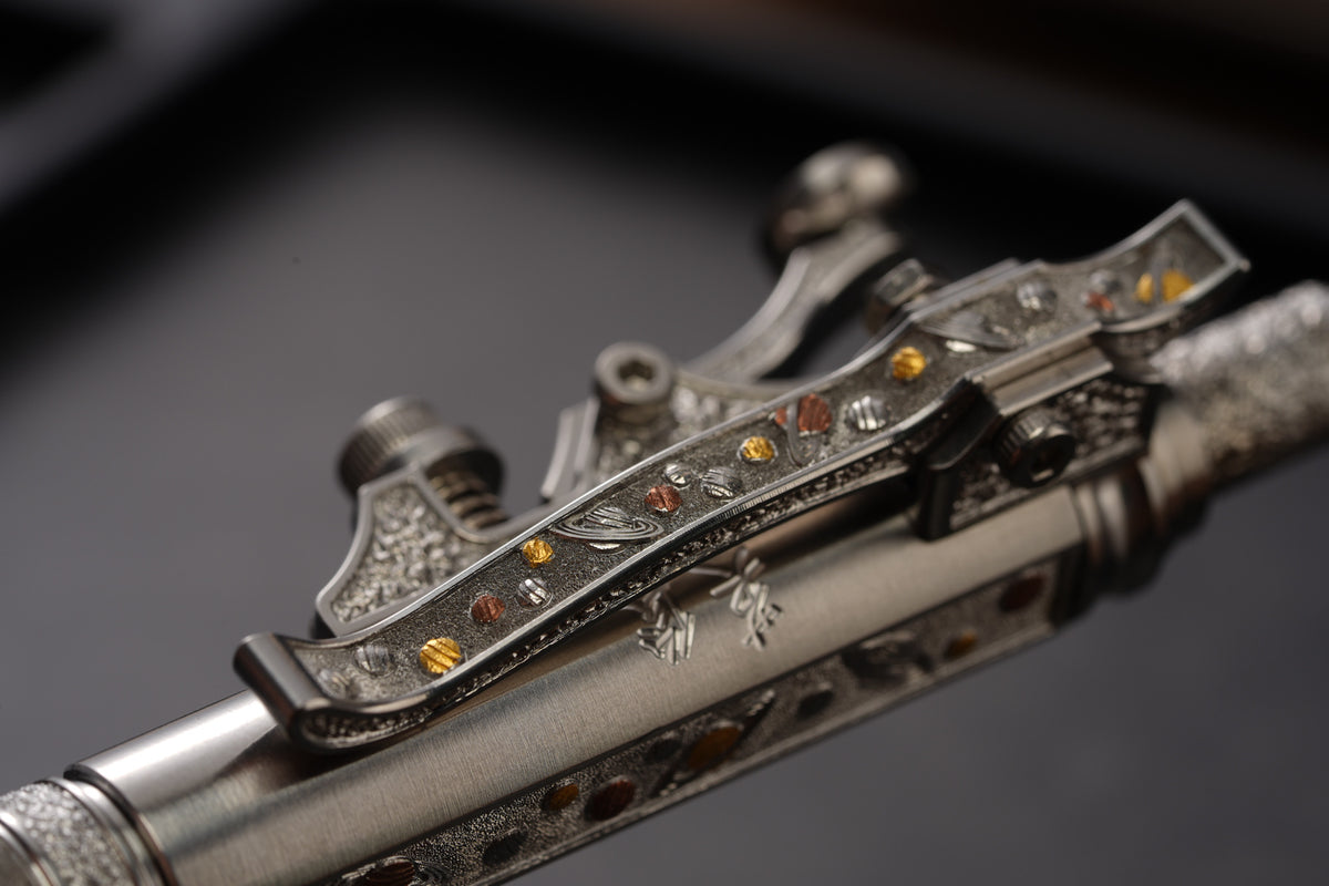 Xunmu Hand-Engraved “Lunar Galaxy” TACTICALGEEK × Hidetoshi Nakayama Gennai Pen SL01 – Bronze & Copper Inlay