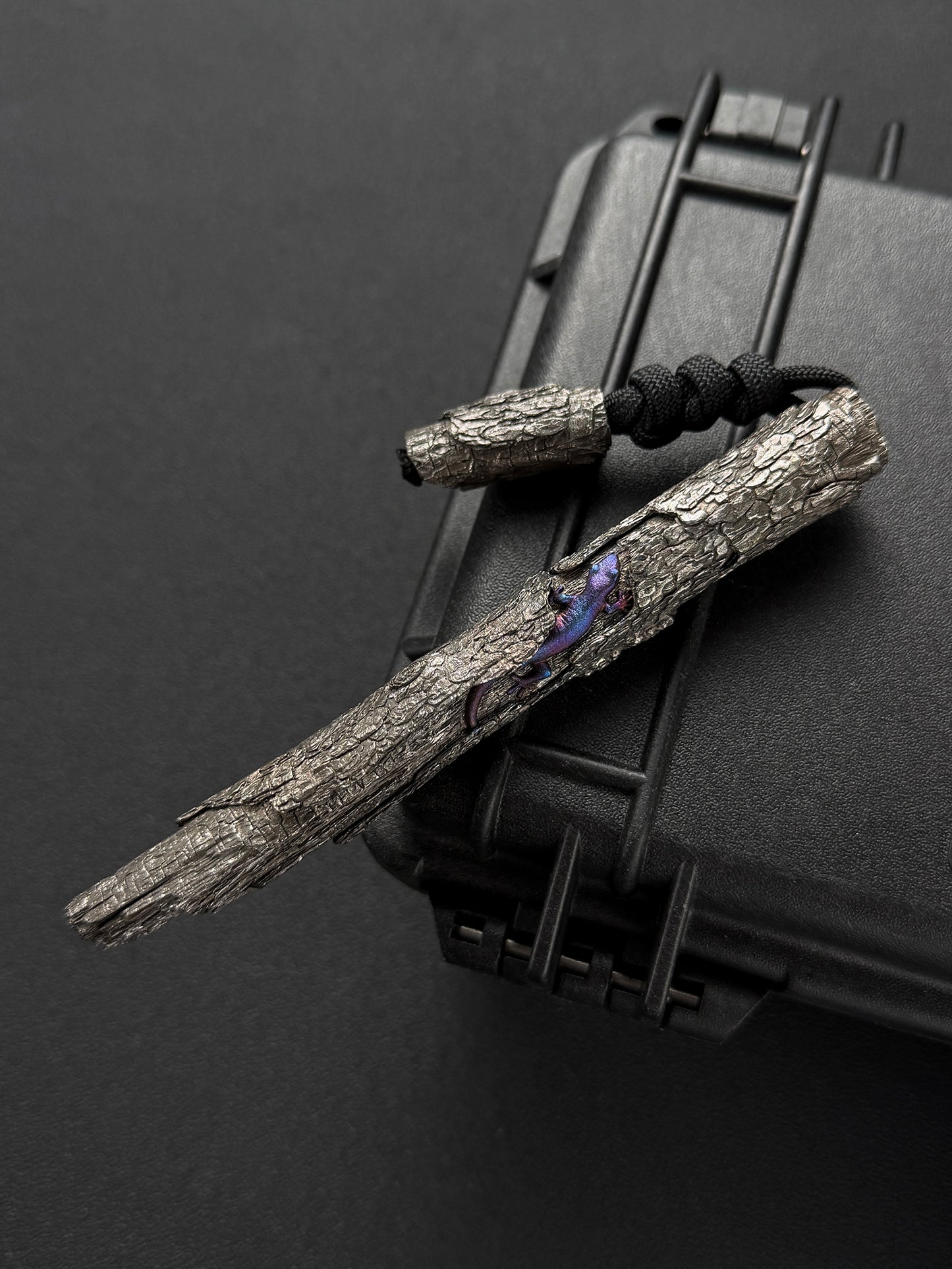 Xunmu One-Off Titanium Deadwood Lanyard Bead – Handmade Lizard Nature EDC Art Piece