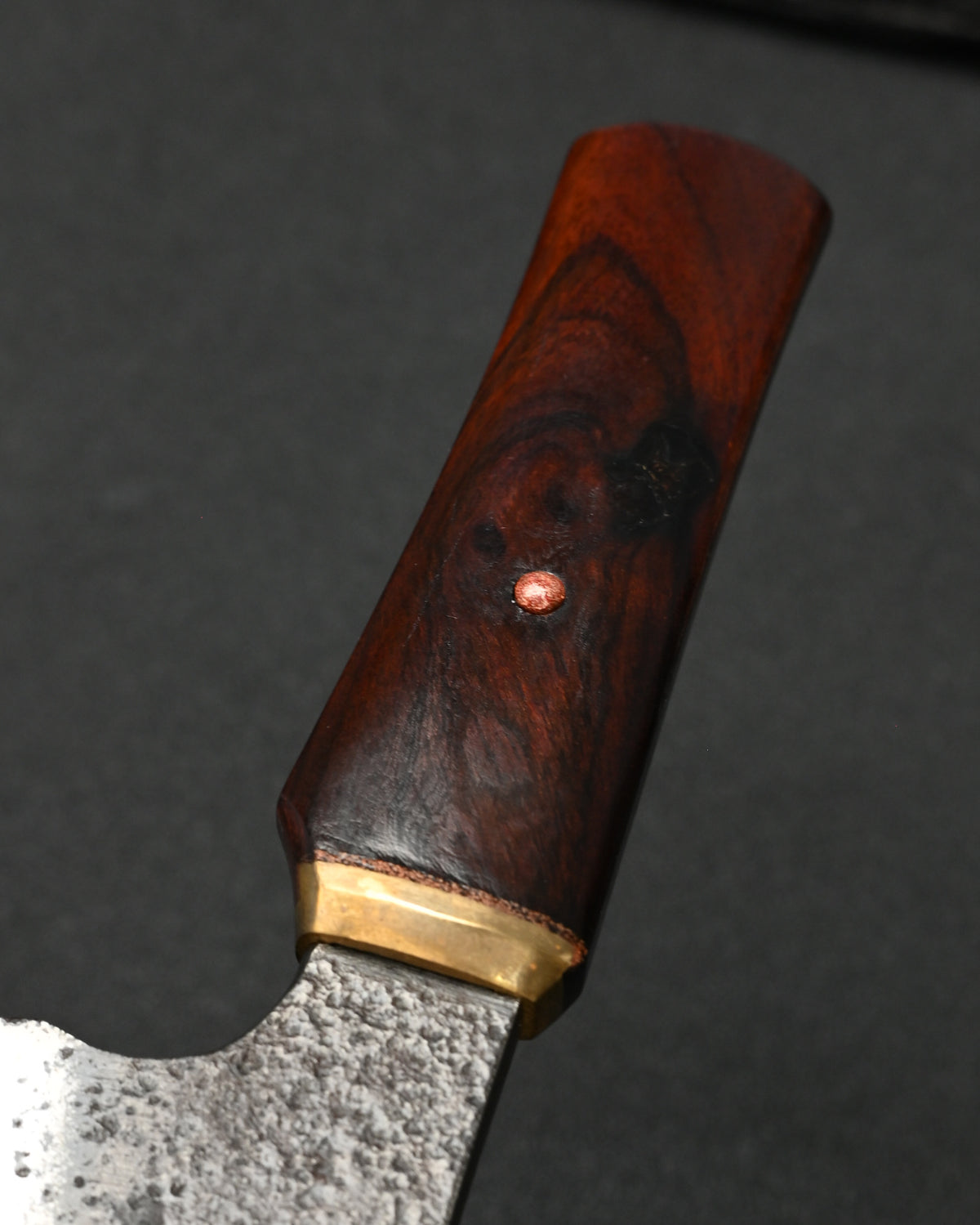 Rare ONE-OFF Yukio Nibe NO.R5-26 Custom Knife – Warikomi Carbon Steel / Sabiji Finish / Urushi Wood Handle / Japan
