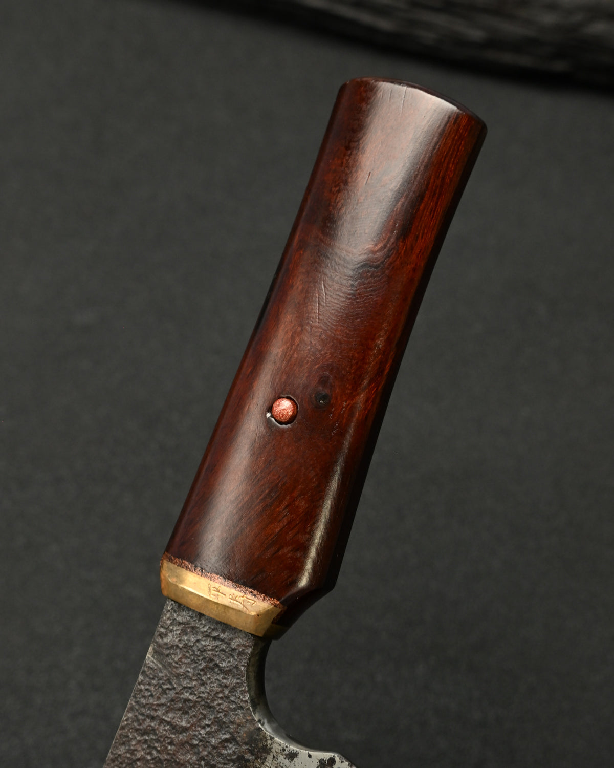 Rare ONE-OFF Yukio Nibe NO.R5-26 Custom Knife – Warikomi Carbon Steel / Sabiji Finish / Urushi Wood Handle / Japan