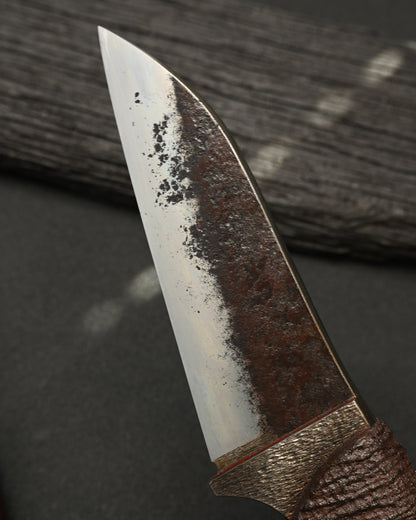 Rare ONE-OFF Yukio Nibe NO.R5-37 Custom Art Knife – Forged Carbon Steel / Sabiji Finish / Lacquered Wood / Japan