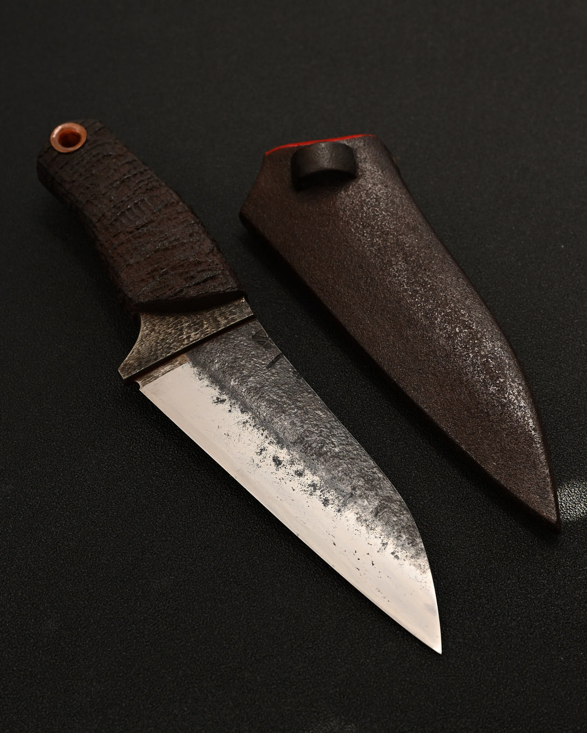 Rare ONE-OFF Yukio Nibe NO.R5-37 Custom Art Knife – Forged Carbon Steel / Sabiji Finish / Lacquered Wood / Japan