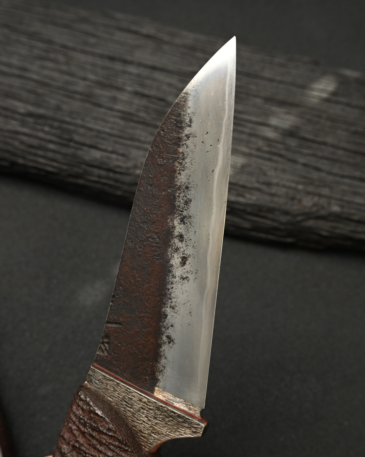 Rare ONE-OFF Yukio Nibe NO.R5-37 Custom Art Knife – Forged Carbon Steel / Sabiji Finish / Lacquered Wood / Japan
