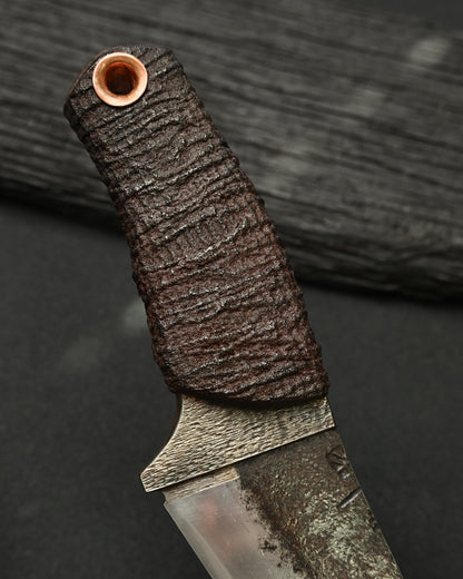 Rare ONE-OFF Yukio Nibe NO.R5-37 Custom Art Knife – Forged Carbon Steel / Sabiji Finish / Lacquered Wood / Japan
