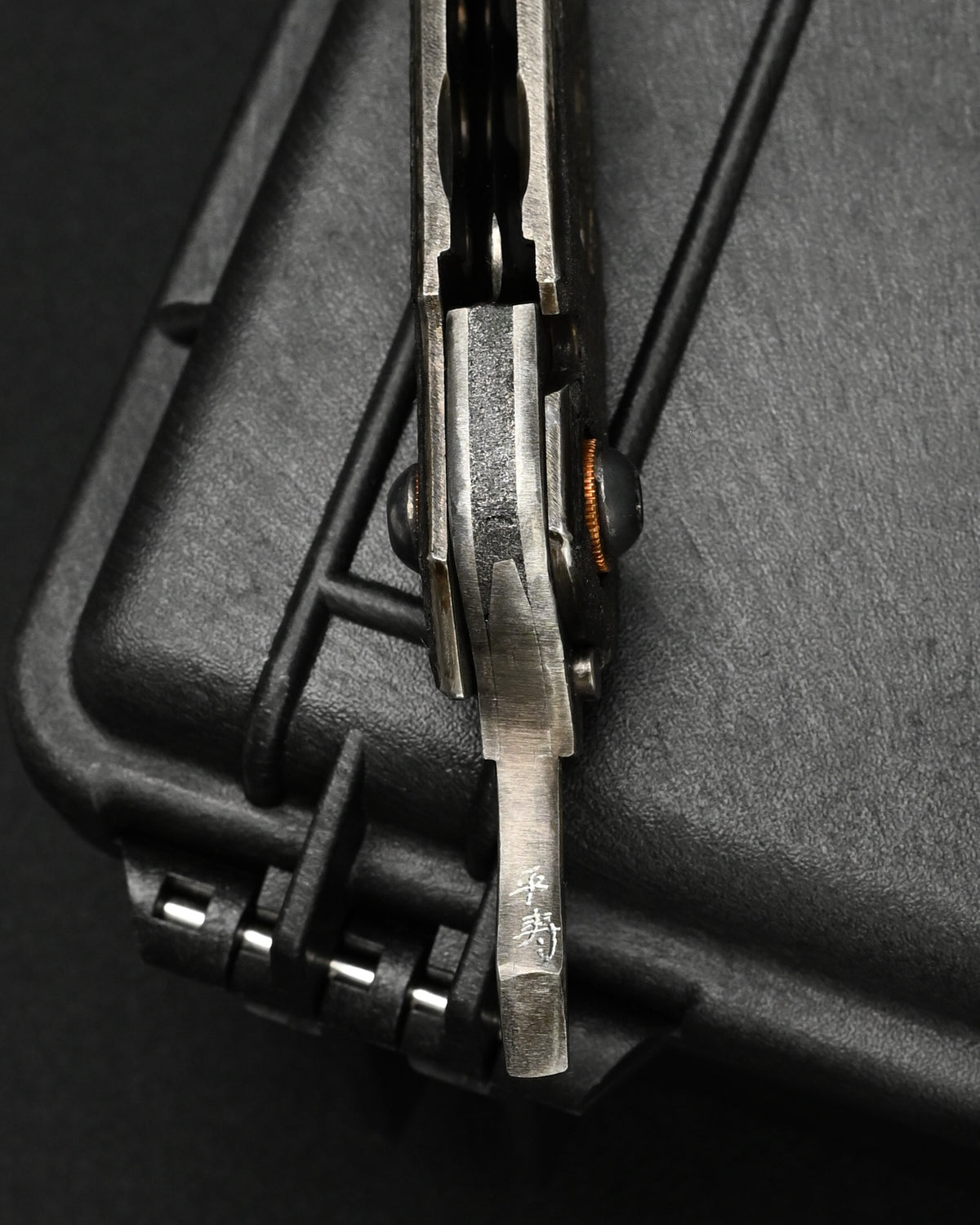 Ultra-Rare ONE-OFF Yukio Nibe Custom Folding Knife NO.R8-1 – Reclaimed Japanese Sword Steel / Iron Handle / Heiju Signature